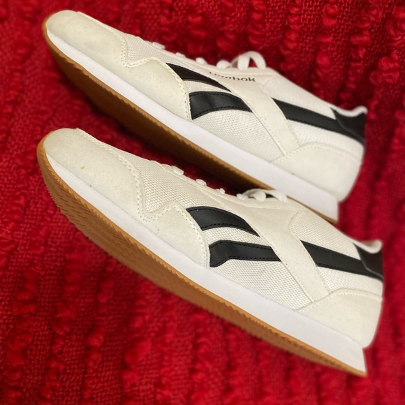 REEBOK White/black women’s walking shoe, Size 8 - Picture 8 of 11